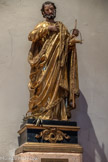 <center>Roquebrune-sur-Argens. </center>La chapelle du sanctuaire Notre-Dame de Pitié, du XVIIe siècle. Saint Joseph avec deux pigeons