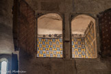<center>L'abbaye Sainte-Marie-d'Arles-sur-Tech </center>Les armoires à reliques : Creusées dans les piliers de la deuxième travée avec un décor peint à diverses époques (XIIe et probablement XIVe siècle). Elles servaient à garder les biens les plus précieux de l'abbaye, à savoir les reliques des deux saints, Saint Abdon et Saint Sennen.