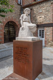 <center>Céret</center>La catalane (Magali de Séverac) par Manolo Hugué, en hommage au compositeur Déodat de Séverac, 1923.