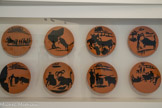 <center>Musée d'Art Moderne de Céret</center>Pablo Picasso (1881-1973)
Série Tauromachique 1er juillet 1959
Série de 8 plats. Terre de faïence rouge, empreinte par estampage avec moule en plâtre gravé, décor à l'engobe noir Pièce d'édition d'après empreinte originale, tirage num. 47/50 Collaboration de l'Atelier Madoura, Vallauris
