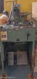 <center>Poupées Bella</center>Machine pour implanter les cheveux.