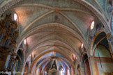 <center>Église Saint-Matthieu</center>La clé de voûte du sanctuaire représente une sorte d’ange à tête humaine, symbole de l’évangéliste Mathieu, selon une vision de l’Apocalypse.