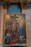 <center>Église Saint-Matthieu</center>Chapelle des Saintes Épines. Ce tableau de 2016, dû à Emmanuel Bolzoms, est une allégorie du legs des Saintes Épines à l'église Saint-Matthieu. En 1239, le roi de France Louis IX, plus connu sous le nom de Saint-Louis, acquit la couronne du Christ jusque-là détenu par les empereurs d'Orient. En 1270, Saint Louis remit quatre épines de la couronne à son fils Philippe III le Hardi lorsque celui-ci monta sur le trône. En 1285, ce dernier pris la tête d'une « croisade » lancée par le pape Martin IV contre le roi du catalogue Aragon Pere III. Il fut aidé par le roi de Majorque qui permit aux armées françaises de traverser le Roussillon où elles se conduisirent de manière barbare, notamment à Elne où elles massacrèrent la population et dévastèrent la ville. Philippe III meurt à Perpignan et lègue les Saintes épines à l'église Saint-Mathieu