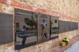 <center>Centre national de Documentation des Français d’Algérie </center>Mémorial national des Disparus en Algérie (1954/1963). Inauguré en 2007 en présence de 8000 personnes, le Mémorial est érigé dans le jardin du Centre. Y sont inscrits les noms connus des 2413 hommes, femmes, enfants, civils et militaires, de tous âges et de toutes confessions, enlevés, jamais retrouvés, disparus en Algérie entre 1954 et 1963, la plupart après le 19 mars 1962. Des milliers de personnes venues du monde entier, notamment des proches de ces victimes d'enlèvements se sont déjà recueillis devant ce mémorial.