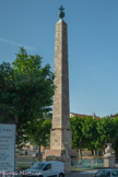 <center>Port-Vendres.</center>Place de l'Obélisque : pour marquer d'un symbole la naissance de Port-Vendres, et à la demande même des habitants d'alors, Louis XVI permit à la Province, en 1780, de faire ériger à sa gloire le premier monument élevé en France en son honneur, l'obélisque de Port-Vendres, qui est aussi le seul monument dédié à Louis XVI qui ait survécu sans trop de dommages à la Révolution. Culminant à cent pieds au-dessus du niveau de la mer (autrement dit, trente-trois mètres), cette œuvre en marbre des Pyrénées surmontée d'un globe terrestre et couronnée d'une fleur de lys, tous deux réalisés en bronze, fut en partie préservée des destructions révolutionnaires.