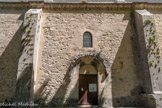 <center>La cathédrale Notre-dame de Nazareth</center>Façade méridionale, c'est la haute façade du collatéral sud, édifiée en moellons et soutenue par quatre hauts contreforts en pierres de taille portant de nombreuses marques de tâcheron.