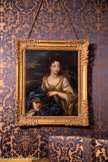 <center>Appartements grand siècle. Chambre d’Uzès.</center>Portrait présumé de Pauline de Simiane.
Fin du 17e siècle, début du 18e siècle. Huile sur toile.