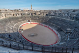 Les Arènes. <br> XXe siècle : De 1935 à 1945, La consolidation des linteaux constitue l’essentiel des travaux à côté d’interventions ponctuelles sur les pilastres, arcs et voûtes de la galerie du rez-de-chaussée.
De 1953 à 1954 et de 1960 à 1968, se succèdent plusieurs opérations limitées portant sur la consolidation des maçonneries de la façade extérieure.