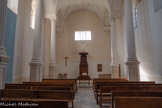 <center> Lussan.</center> Le temple. Au milieu du XVIème siècle, la Réforme touche Lussan où de nombreuses assemblées clandestines ont lieu dans la garrigue. Avec l'Édit de Nantes en 1598, les concessions accordées aux réformés ouvrent une période plus sereine mais sous Louis XIII les pressions religieuses reprennent. Elles s'intensifient en 1685 avec la révocation de l'édit de Nantes par Louis XIV.  
Le pouvoir royal fait abattre de nombreux temples dont celui de Lussan. Cévennes et Languedoc se soulèvent à partir de 1702, Lussan est touché de plein fouet par la guerre des Camisards ; la région du Mont Bouquet, devenant rapidement un lieu stratégique de la résistance et de la révolte.