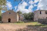 <center> Tavernes. </center> La chapelle Notre-Dame de Bellevue et l'ermitage.