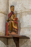 <center>L'abbatiale de Saint-Gilles. </center> <center>L'abbatiale de Saint-Gilles. </center> Notre-Dame de Nuria, mère de Dieu. Vierge à l'Enfant Catalane, sculptée, d'après la tradition immémoriale, par Saint Gilles lui-même pour la vénération des bergers. Copie à l'identique en bois, offerte à l'abbatiale de Saint-Gilles le 8 mai 2003. La Vierge tient l'enfant Jésus sur son genou gauche. Celui-ci a une de ses mains levée en signe de bénédiction.