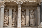 <center>L'abbatiale de Saint-Gilles. </center> Saint Mathieu ; Saint Barthélémy. Sculpteur : Brunus, très influencé par le style antique.
Saint Thomas ; Saint Jacques le Mineur. Ces deux statues ont été exécutées par un artiste venu d'Aquitaine et imprégné du style roman.