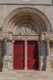 <center>L'abbatiale de Saint-Gilles. </center> Portail central.