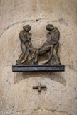 <center>L'abbatiale de Saint-Gilles. </center> Le chemin de croix de R. Gourdon.