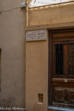 <center>Villefranche-sur-Mer.</center> Le souvenir de MAÏCON est surtout associé à ses passages prodigieux sous le pont du Var. Son appareil de 14 mètres d'envergure et 4 mètres de haut passait tout juste sous l'arche de 20 mètres de large et 6 mètres de haut. Il renouvela son exploit à plusieurs reprises, avec le 24 Août 1919 un reporter à ses côtés.
En 1921 il offre aux Niçois un nouveau divertissement :
-le saut d'un parachutiste devant une foule de 70.000 spectateurs. MAÏCON a également marqué l'histoire de la plate-forme niçoise en créant une compagnie aérienne de transport à la demande.