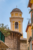 <center>Villefranche-sur-Mer. Église Saint-Michel </center> Le clocher aux tuiles vernissées.