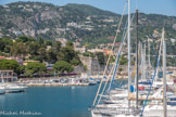 <center>Villefranche-sur-Mer. La Drase.</center> Parallèlement à la construction des voûtes et magasins, on entreprit de modifier la jetée de protection de l’ancien bassin portuaire remontant au XVIe siècle. Il fallait en effet fournir à la flotte de galères un abri sûr contre les violents coups de vent et de mer (essentiellement du Sud) et un certain nombre de facilités pratiques ainsi qu’une défense armée contre les ennemis venant de la mer (Barbaresques et autres).
Les travaux furent achevés entre les années 1726-1728.