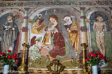 Chapelle Saint Maur. <br> Sur le chevet plat : la Vierge avec Joseph et Saint Maur à gauche et Saint Sébastien à droite.