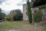 <center>Montélimar. Le château des Adhémar. </center> Rare exemple d’ensemble palatial d’architecture romane, le château des Adhémar a été fondé au 10ème siècle par le comte Adhémar sur le petit mont qui domine le confluent du Jabron et du Roubion. C’est l’origine du nom de la ville actuelle : Montel Adhémar > MontelAimar> Montélimar.
Les seigneurs du lieu appartenaient à la famille des Adhémar de Monteil, divisée au 13ème siècle en trois branches : les Adhémar de Rochemaure, les Adhémar de La Garde (La Garde-Adhémar) et les Adhémar de Grignan. Une charte de franchise fut attribuée aux habitants de Montélimar en 1198 par les coseigneurs, les deux frères Géraud et Lambert Adhémar qui s’opposent lors de la guerre contre les Albigeois. Deux châteaux distincts furent alors construits : de l’un il ne reste que la tour de Narbonne, de l’autre, subsiste l’essentiel des bâtiments médiévaux.
Au 13ème siècle, une puissante enceinte fortifiée transforme le sommet du promontoire en château fort, masquant ainsi aux Montiliens le luxueux logis seigneurial. Au 14ème siècle, il est racheté par la papauté et devient	Montélimar « château des Papes », propriété la plus septentrionale du pouvoir temporel des Papes d’Avignon, jusqu’en 1449, date à laquelle Montélimar est rattaché à la couronne de France. 
Au 16ème siècle, l’édification d’une citadelle urbaine a entraîné la destruction des autres bâtiments devenus inutiles.
La citadelle a perdu sa fonction militaire au 18ème siècle, le château restant prison jusqu’en 1926. Le château est classé monument historique depuis 1889. Il a été totalement acquis par le Département de la Drôme en 1955.