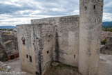 <center>Montélimar. Le château des Adhémar. </center> Vue du chemin de ronde. Logis seigneurial, 12ème siècle et la tourelle du logis érigée à l’angle nord-est du logis. A gauche, la tour utilitaire adossée à l'angle sud-est du logis, 13ème siècle.