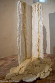 <center>Montélimar. Le château des Adhémar. </center> La chapelle Saint-Pierre. Frédérique NALBANDIAN (1967). Coulée, 2019.
Savon de Marseille, plâtre de Paris, mousse compressée Œuvre produite pour l'exposition