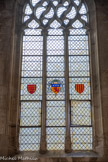 <center>Caderousse.</center> Eglise Saint Michel. Cette chapelle est éclairée par 4 fenêtres qui supportent les blasons, de Provence, de l’archevêque d’Avignon, du Comtat Venaissin, de Caderousse et d’Orange. 
Les armoiries ont été placées en 1945 par l’abbé Miral, curé de la paroisse.