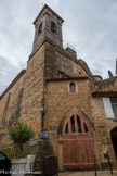 <center>Châteauneuf-du-Pape.</center> L'église Notre Dame de l'Assomption. Très certainement construite en même temps que les premières fortifications, l'église sera antérieure à 1155. A l'angle Sud-Est de l'église était accolée une tour de défense pourvue de meurtrières. Des chapelles complètent l'édifice au cours des siècles suivants.